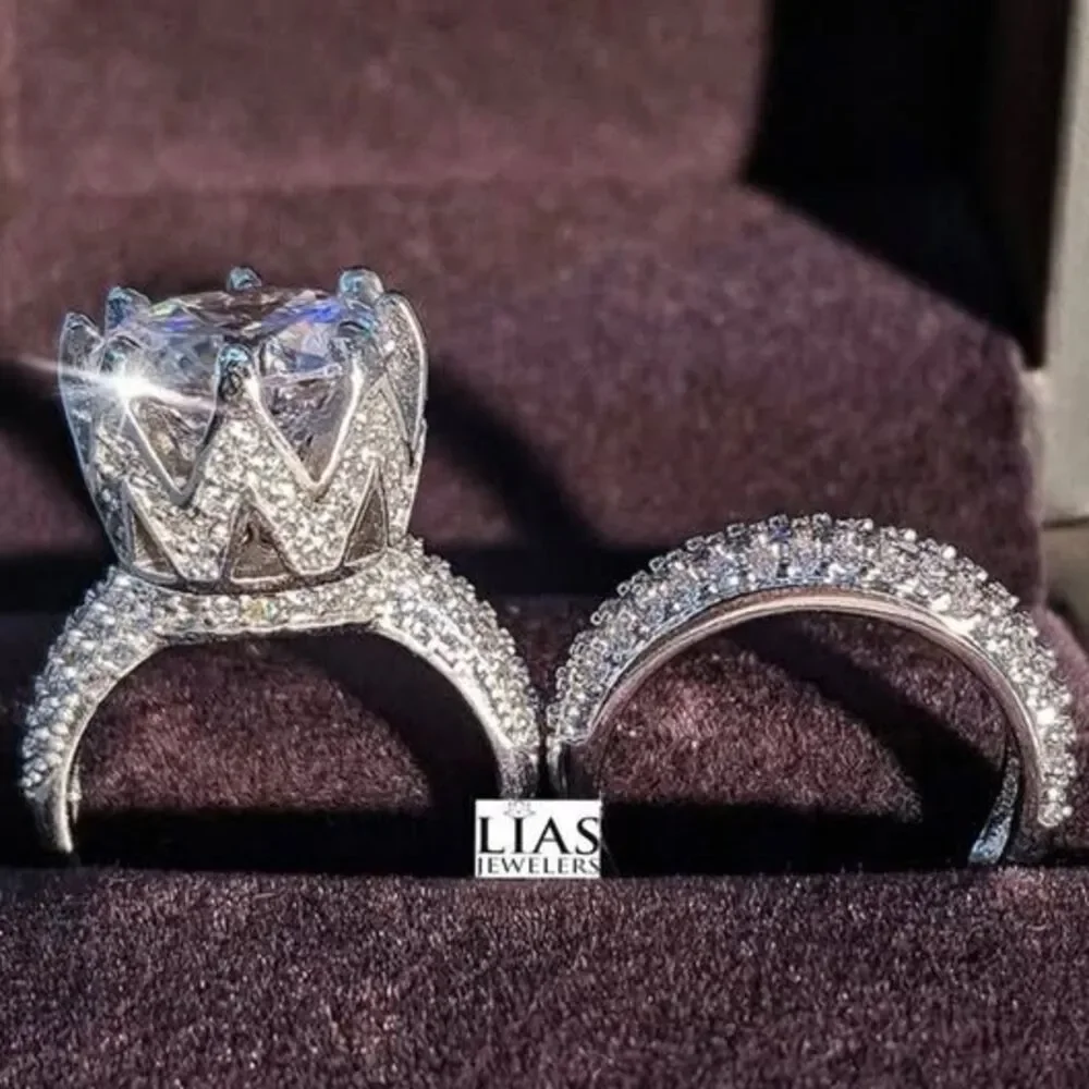 New 18k white gold wedding ring set